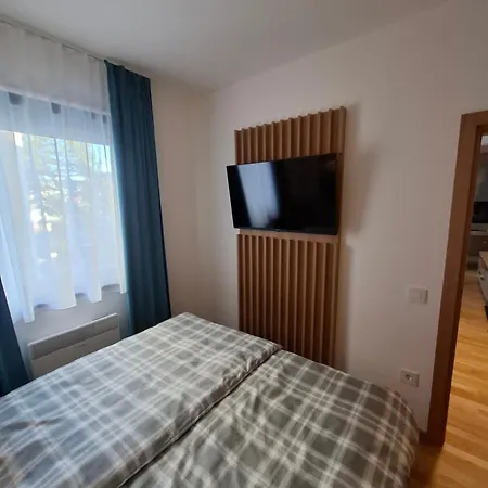 Apartament Pegi I Obi's Romantika
